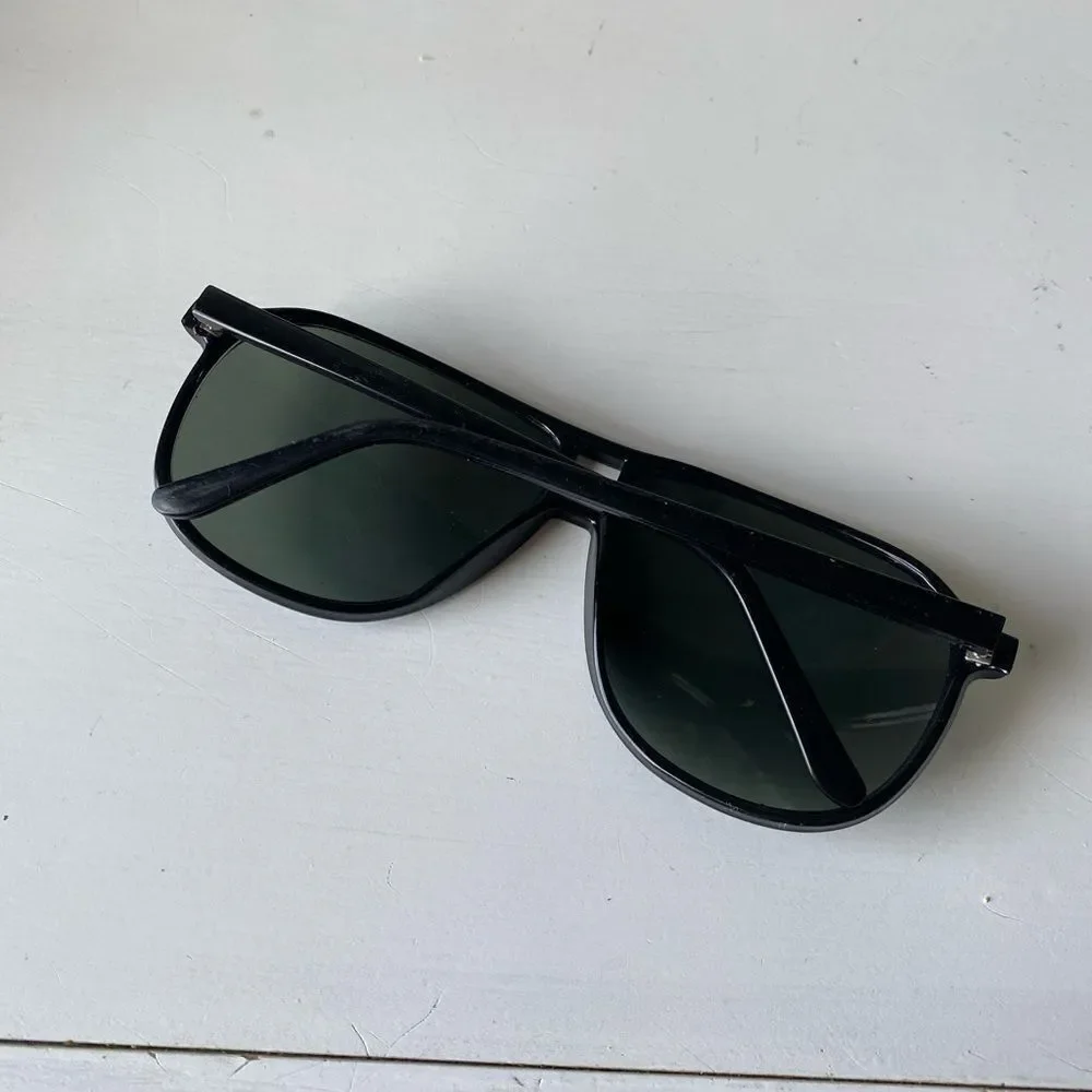 Vintage Inspired Oversized Black Aviator Sunglasses